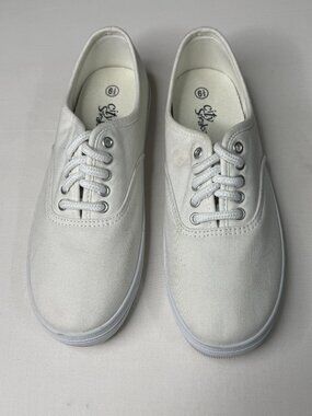 City Sneaks White Canvas Lace Up Sneakers Women’s Size 6.5 Casual Shoes